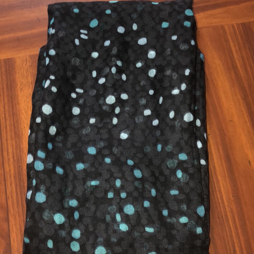 Thirty Scarves - Picture 2 of 4